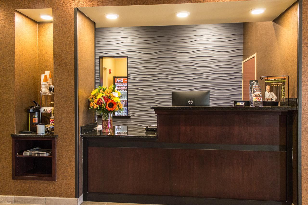Cobblestone Hotel & Suites - Stevens Point Exterior photo